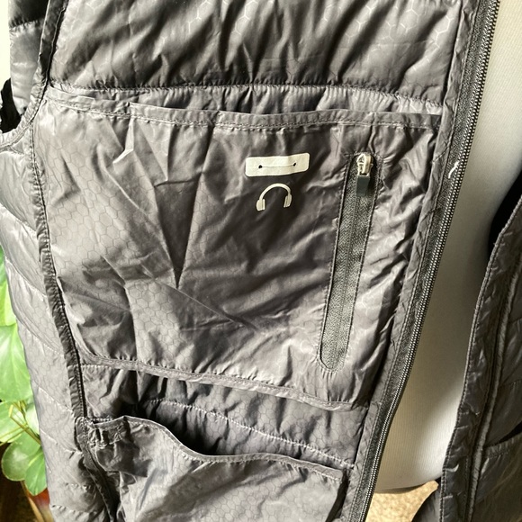 New Men’s Asics Black Nylon Duck Down Puffer Jacket size M - Picture 10 of 14